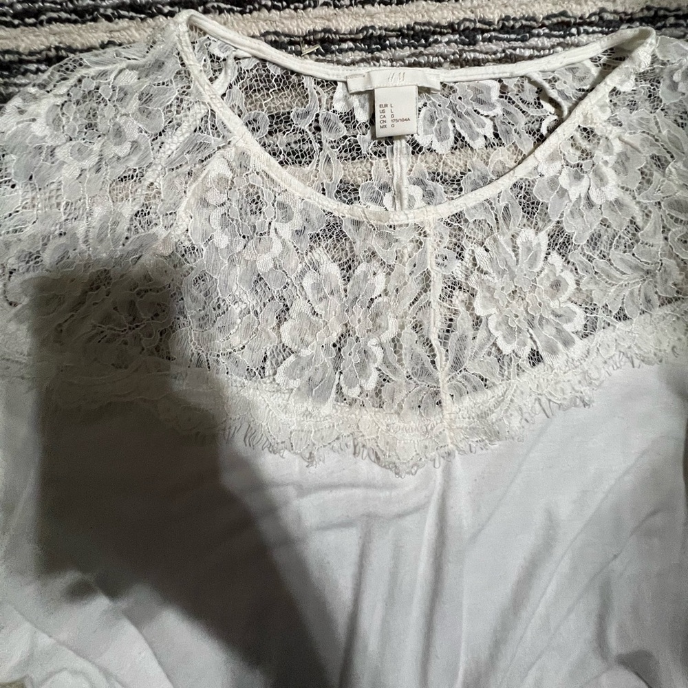 H&M Top - Picture 2 of 3